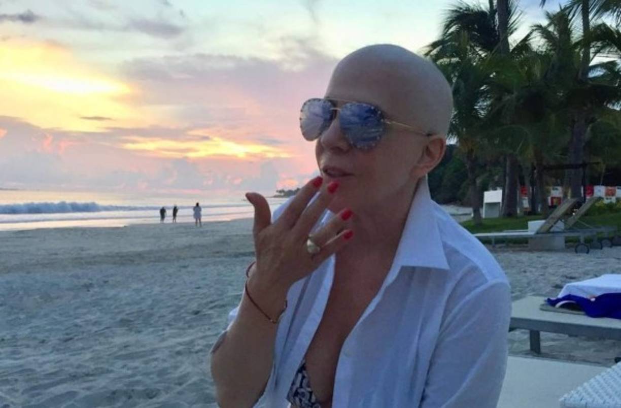 Ahora Rebecca Jones se recupera de siete meses de quimioterapias.<br/><br/>'Afortunadamente, estoy muy bien, gracias a Dios. Fui a visitar a mis doctores y estoy perfectamente bien, obviamente todavía con un poquito de debilidad por las quimios, porque estuve siete meses con ellas.' dijo en la misma entrevista.<br/>