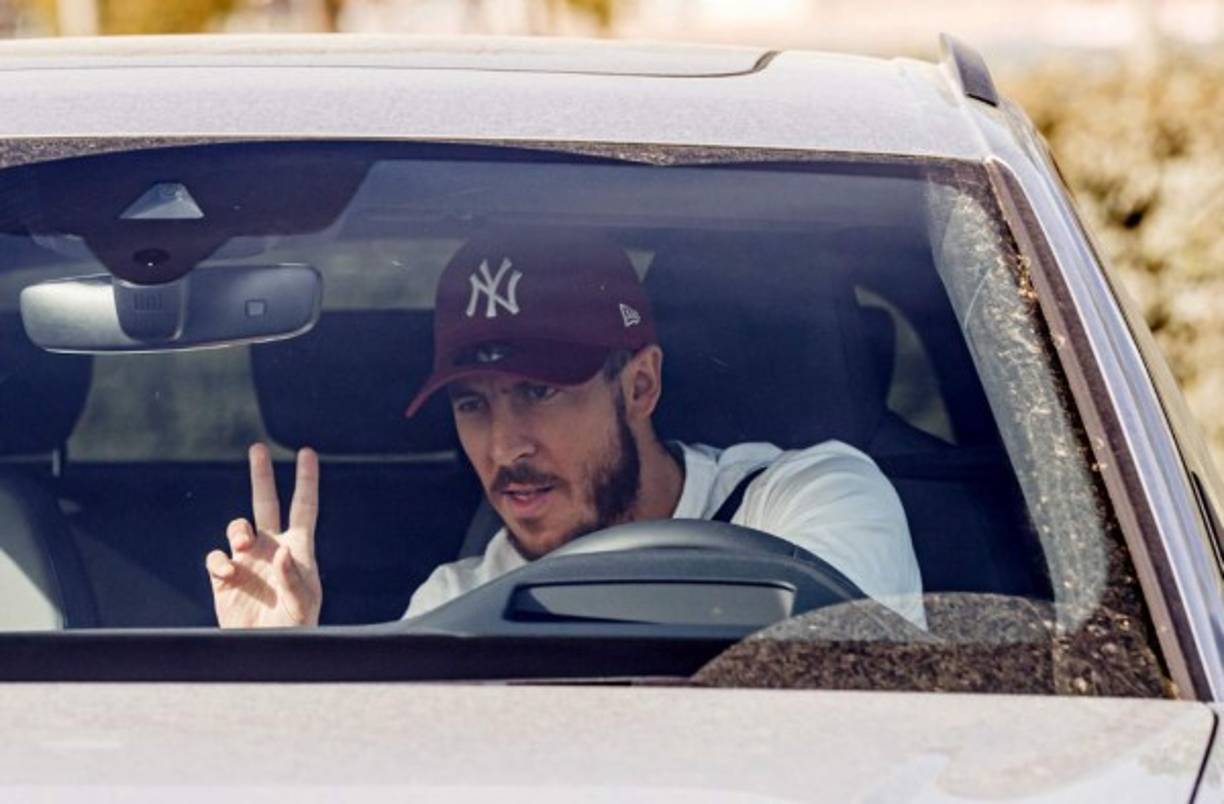 Hazard a su llegada a la ciudad de Valdebebas para los entrenamientos. El jugador belga regresó a las prácticas luego de que operado el pasado mes de marzo en Estados Unidos.