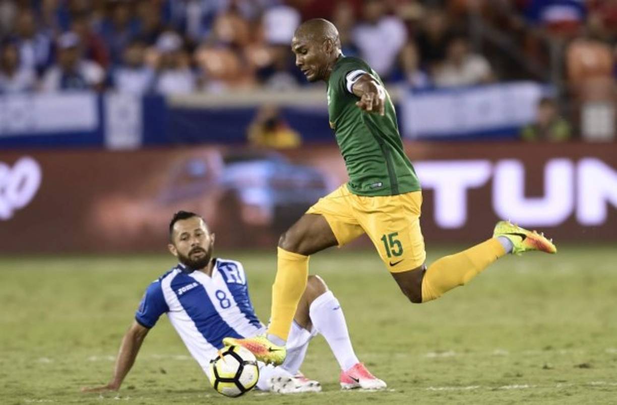 Malouda ya ha disputado dos mundiales con la selección de Francia, Alemania 2006 y Sudáfrica 2010, el reglamento FIFA dice que un jugador no debe de jugar en un torneo oficial con otra selección si ya habías participado con una, por lo que Guayana Francesa podría ser sancionada por este hecho.
