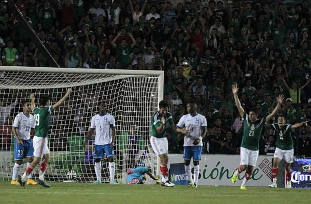 La celebración de los mexicanos y el lamento de los hondureños.