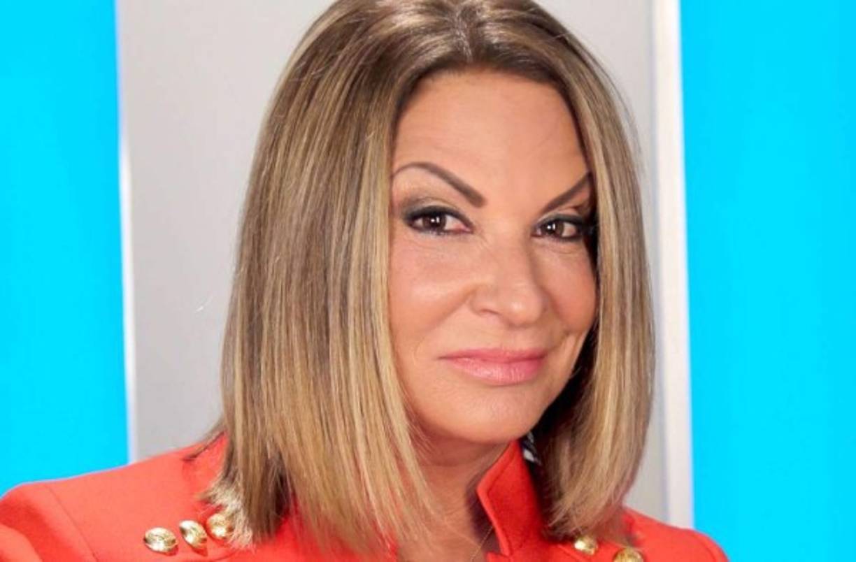 Pero en sus redes sociales Ana María Polo suele mostrar su lado más relajado y hasta sorprende a sus seguidores al aparecer sin maquillaje.