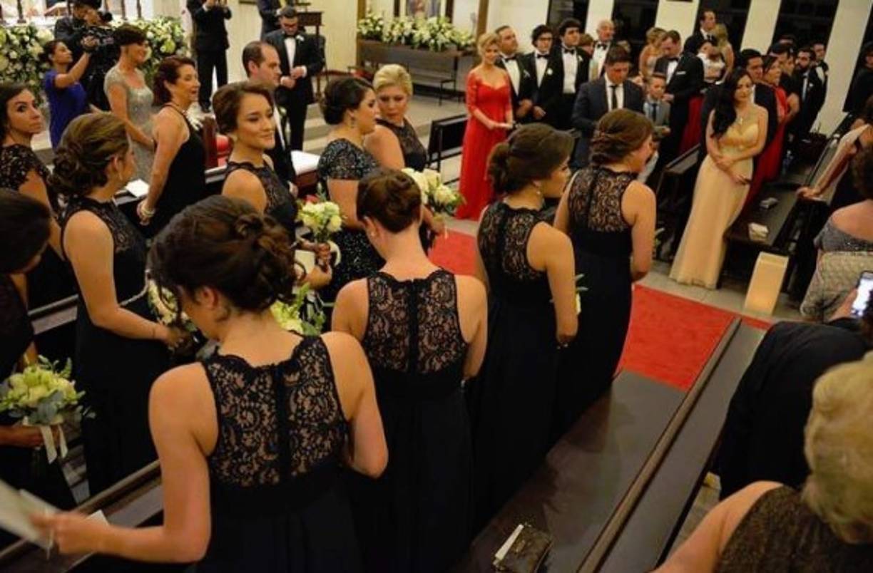 Saca, de 51 años, junto al exsecretario de Comunicaciones Julio Rank, y el expresidente de la Administración Nacional de Acueductos y Alcantarillados (Anda), César Funes, fueron detenidos la madrugada del domingo, mientras se desarrollaba recepción de la boda.