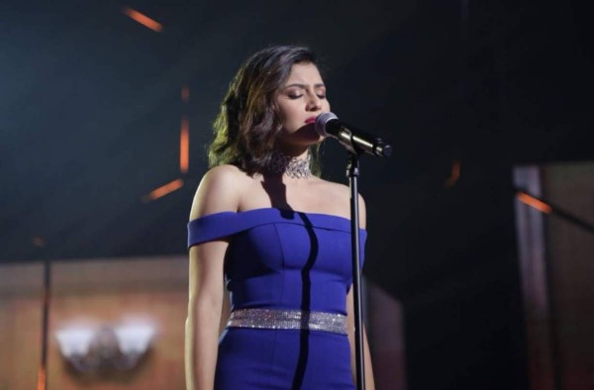 Anoche Katheryn Banegas brilló nuevamente en su presentación en La Academia, así lo piensa el público y los seguidores de la joven hondureña, sin embargo los jueces le pusieron bajas puntuaciones a su interpretación.