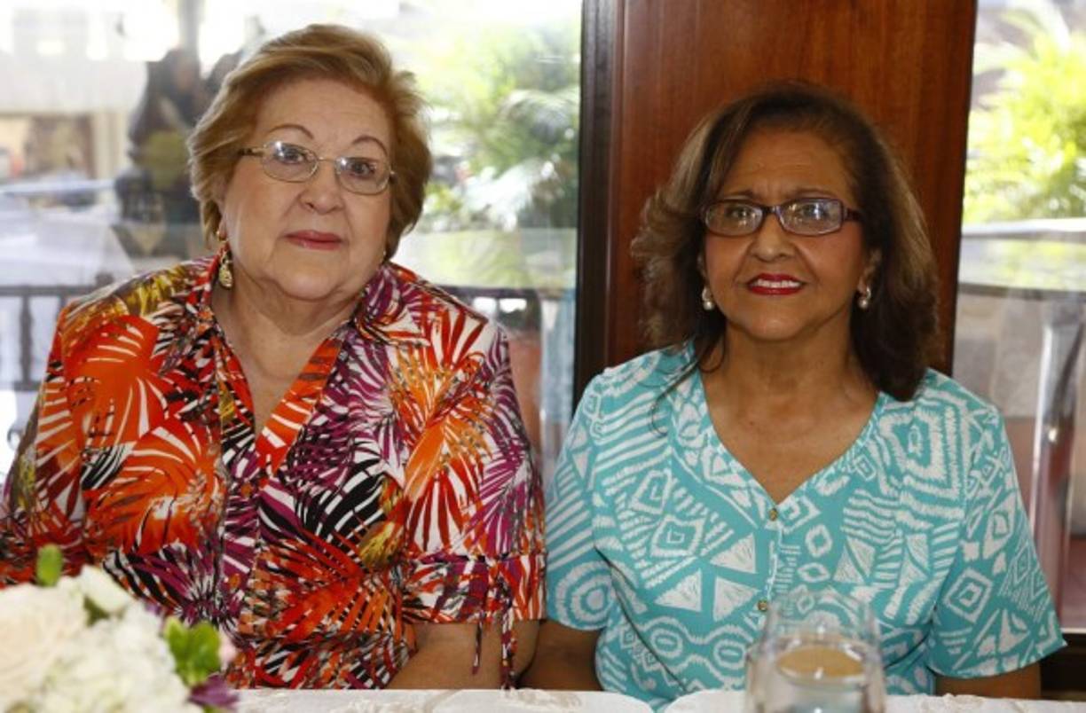 Lilian y Enma Bustillo.