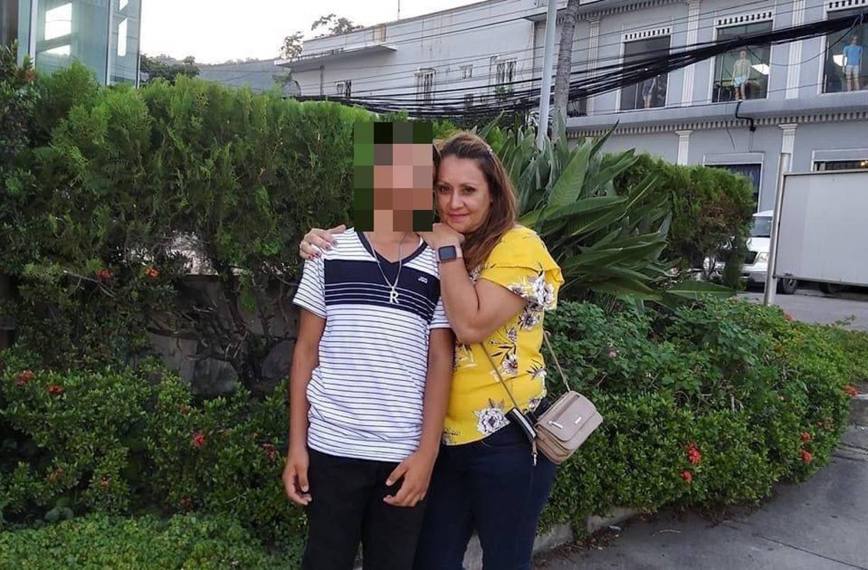 El trágico percance ocurrió en el sector de Dos Caminos, en la calle frente a un reconocido supermercado de la zona. 