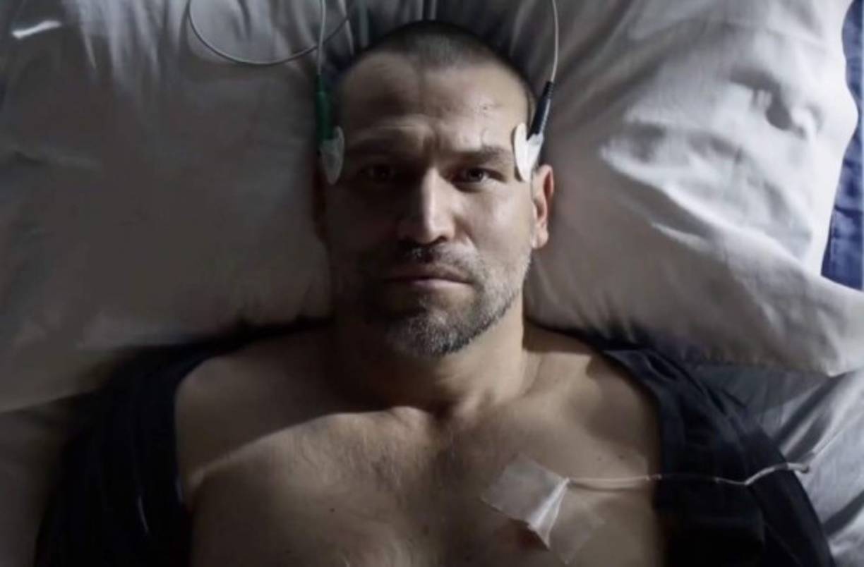 Lo convencieron que regresara a Sinaloa y una vez ahí lo ingresaron a una clínica de rehabilitación. Ahí comenzó su proceso de rehabilitación. <br/>