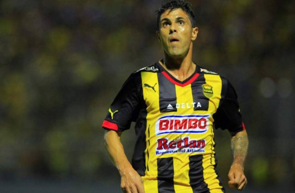 El experimentado delantero uruguayo Ramiro Brushi, quien estuvo en Olimpia durante seis años y en Real España por una temporada podría volver a Honduras ya que le interesa al Olancho FC del Asceso. Su último club fue el Escuintla de la segunda de Guatemala.