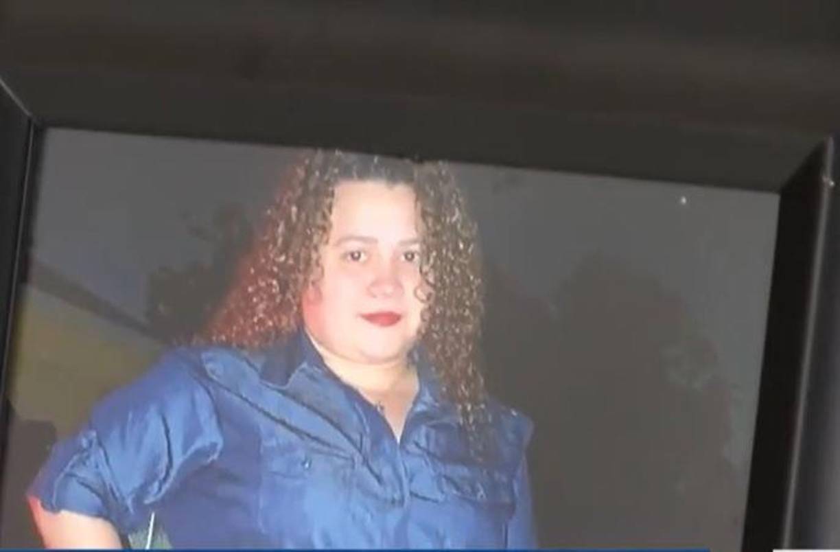 Al momento de ser golpeada por la camioneta, conducida presuntamente por otro hondureño, estaba junto a dos de sus hijos y un sobrino. El choque fue tan fuerte que su humanidad golpeó contra una de las paredes de su hogar.