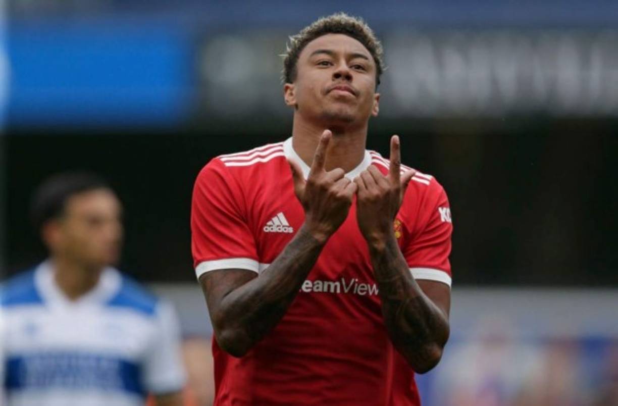 Jesse Lingard abandonaría el Mancester United este verano si cree que no jugará con regularidad, ya que buscará seguir participando con la selección de Inglaterra. Según The Times, el centrocampista quiere ser importante en el equipo y si el entrenador Ole Gunnar Solkjaer no se lo garantiza forzaría una salida de Old Trafford antes del 31 de agosto para conseguirlo. El año pasado jugó media temporada cedido en el West Ham donde destacó.