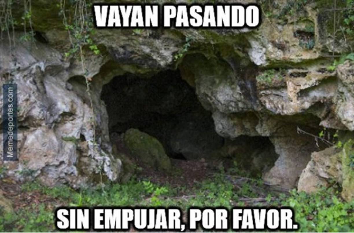 Los madridistas buscando un lugar.