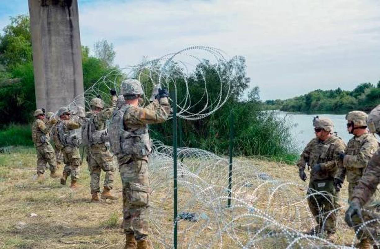 La medida de Abbott podría generar un enfrentamiento en los tribunales con el Gobierno de Joe Biden sobre a quién le corresponde manejar la política migratoria del país, algo que hasta ahora les compete a las autoridades federales.