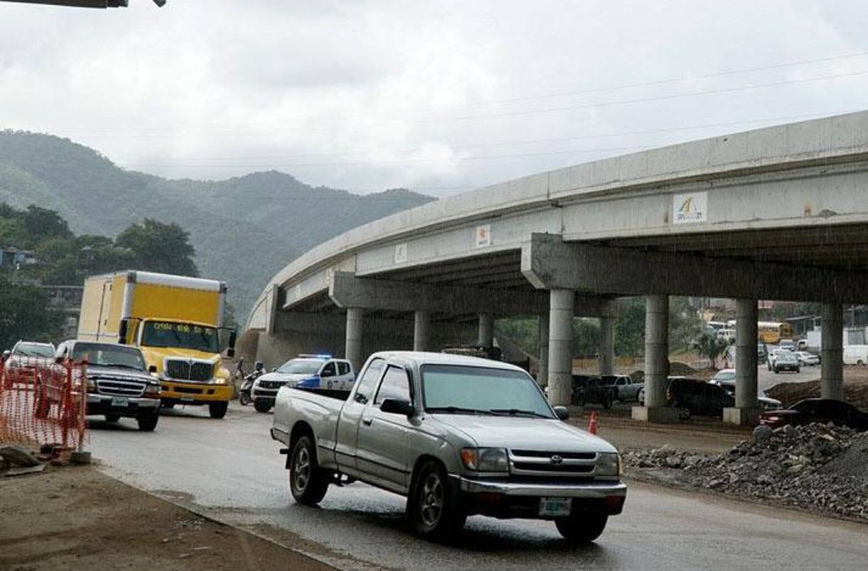 El consorcio también construyó el intercambiador de Occidente en la salida sur de San Pedro Sula. Otra de las obras insignes, cuya inversión supera los 150 millones de lempiras.