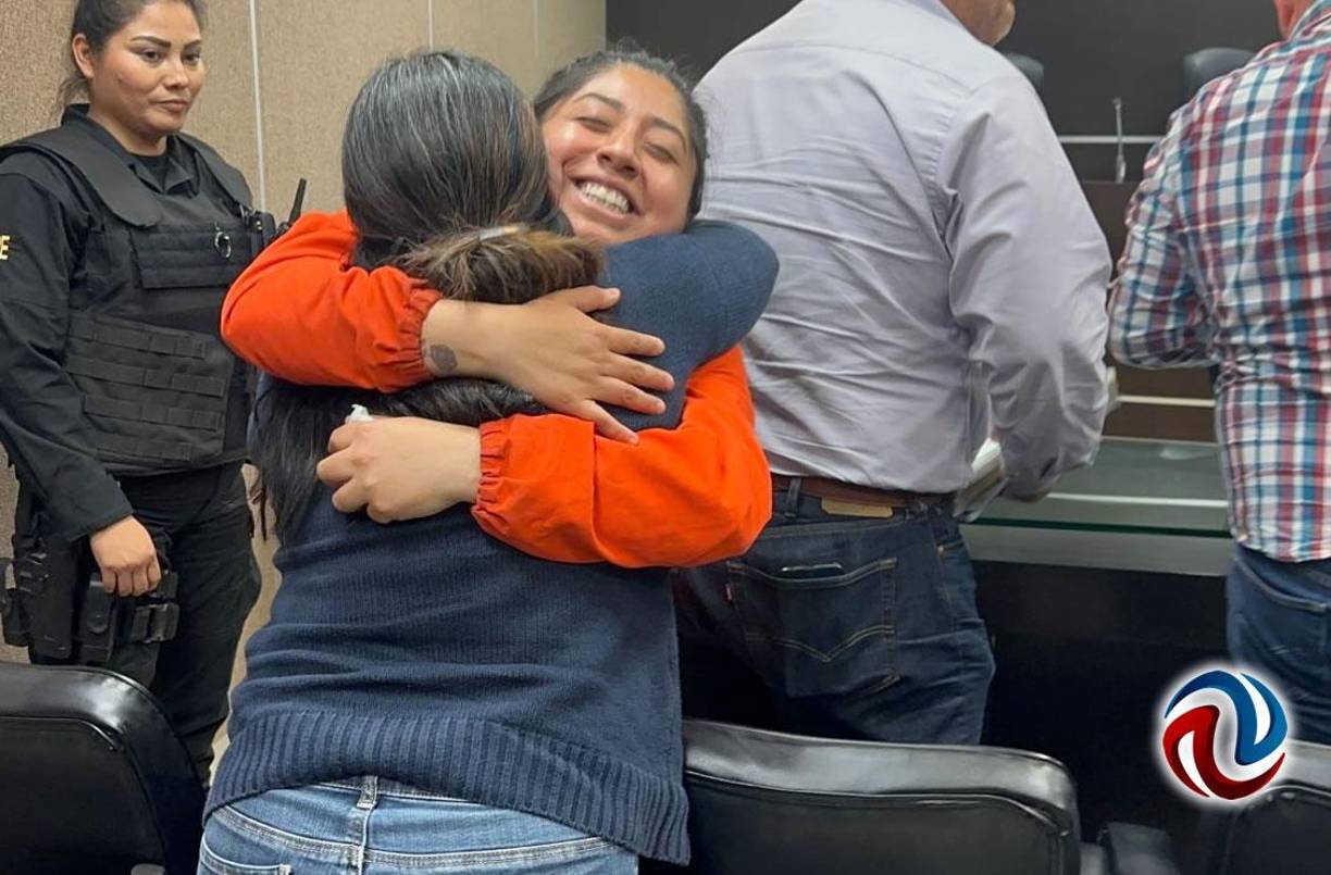 Este miércoles 24 de mayo, el caso de Narcizo Tehuaxtle fue revisado por los magistrados de la Quinta Sala. Gustavo Medina Contreras, autor del proyecto, Sonia Mireya Beltrán y Miriam Niebla Arámburo, tras varios meses de estudio. Esto se dio luego de la impugnación presentada por la defensa de la exagente de la Policía Municipal.