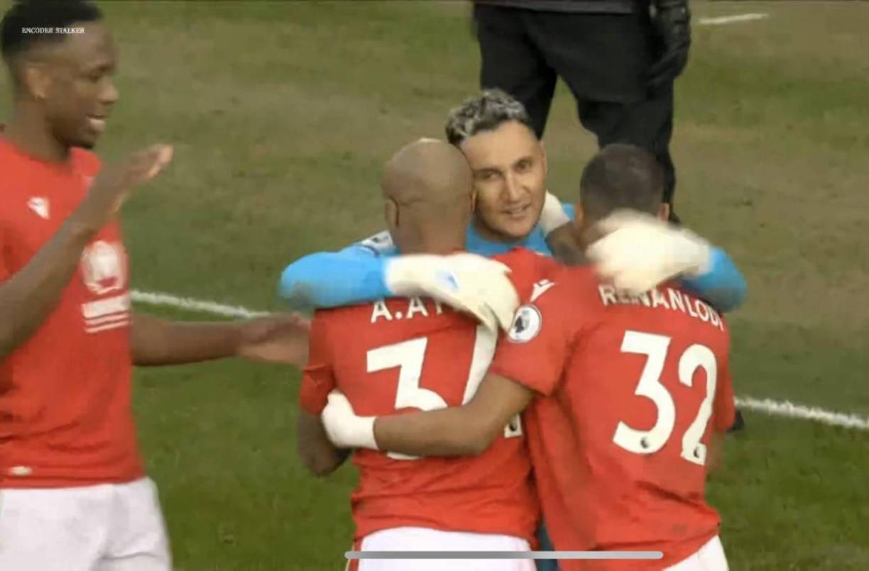 Con varias atajadas que evitaron que los de Leeds se llevaran algún premio, Navas fue elogiado por sus compañeros al final del encuentro.