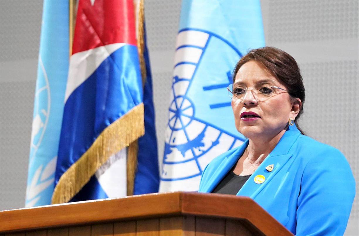 Xiomara Castro, en su discurso en Cuba, expresó que su sueño es ayudar a construir la patria grande de Martí, Morazán y Bolivar, en que nuestro continente sea un territorio de paz, justo, socialista y democrático.