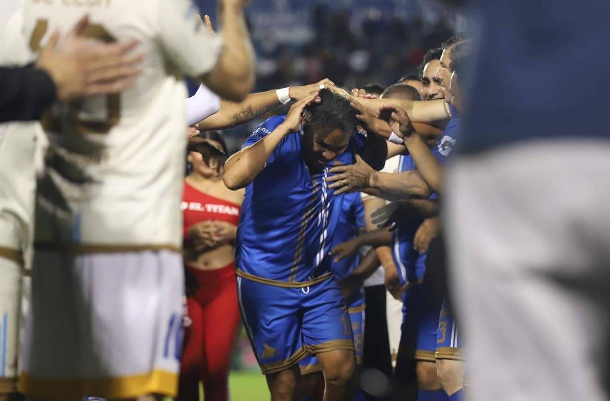 Así despidieron los amigos de ‘Rambo’ de León al futbolista a los 44 años.