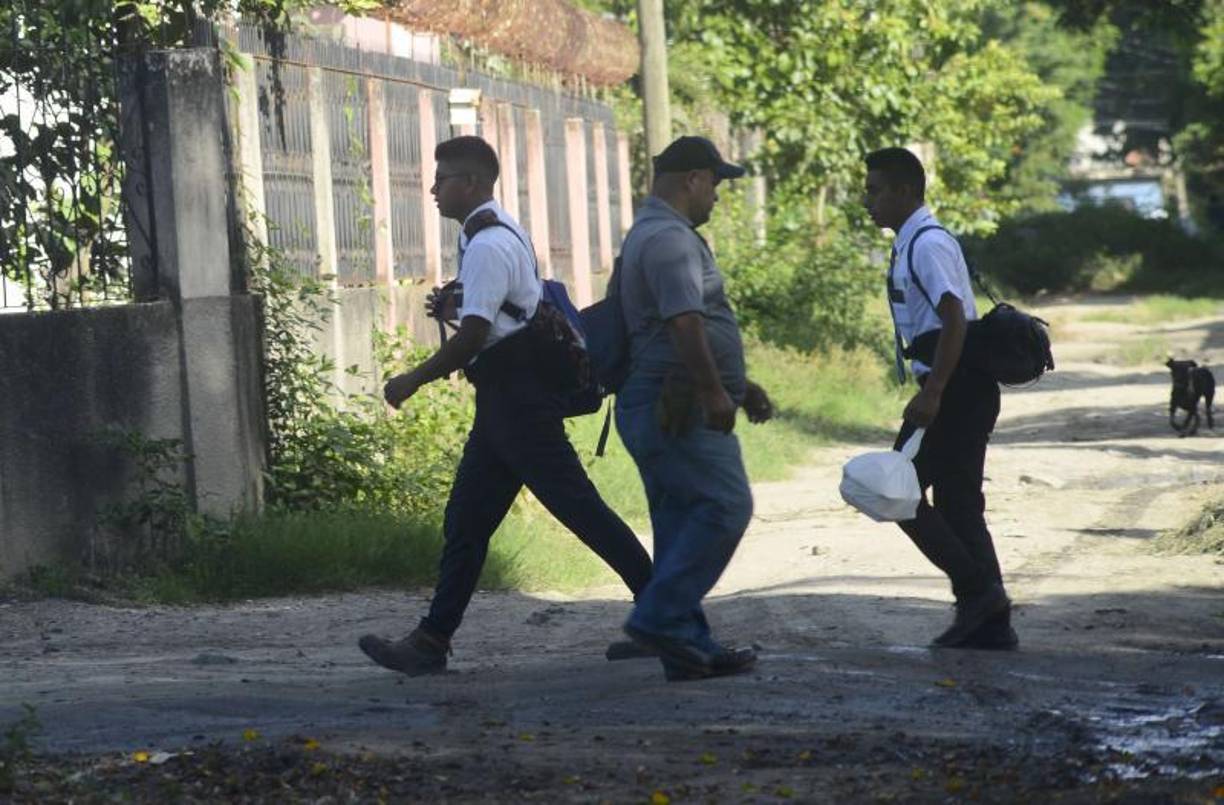 Transitar sobre los bulevares es posible, pero meterse a los pasajes para cualquier desconocido es la muerte.