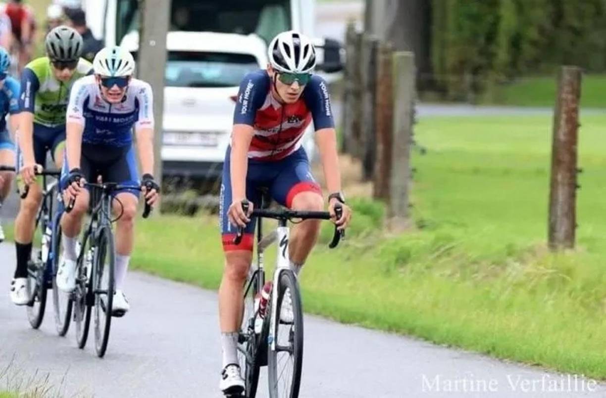 Según el jefe de los servicios de emergencia locales, el joven deportista sufrió una intoxicación sanguínea (septicemia). “Esto es grave y dramático. La condición empeora a las pocas horas. Siempre estamos atrasados. Y eso es exactamente lo que ocurrió en este caso”, dijo Tania Desmet al diario belga “Het Nieuwsblad”.