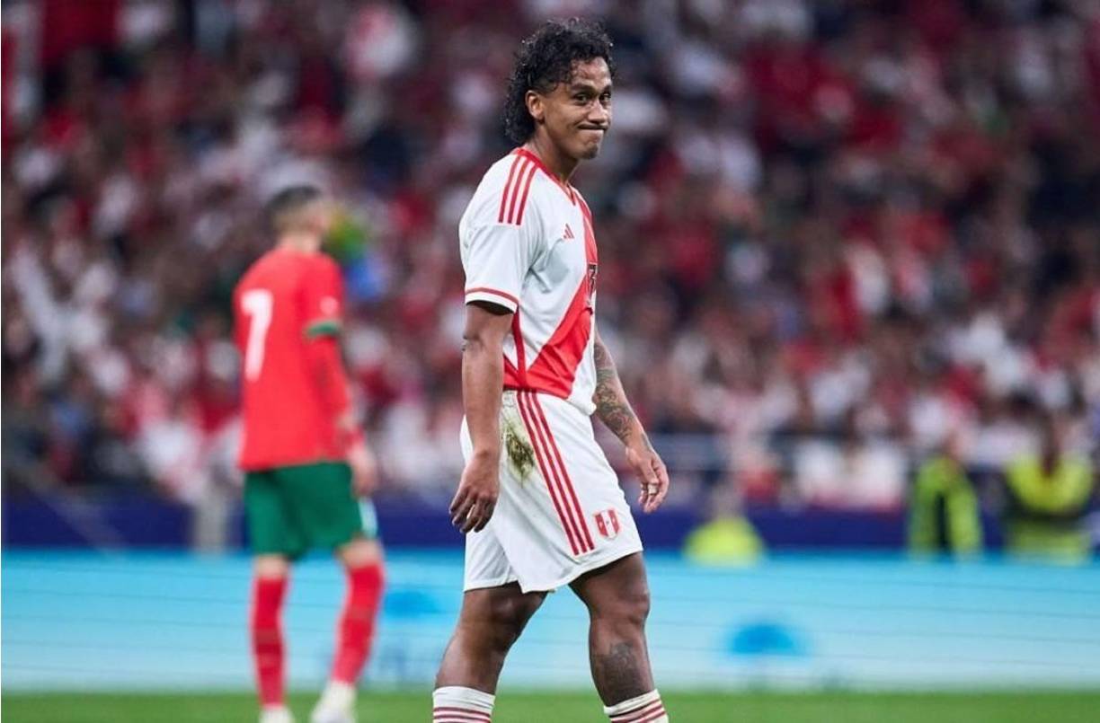 “Participar de los entrenamientos y partidos, bajo este contexto, me significa un altísimo riesgo para mi futuro personal y profesional”, agregó antes de indicar que conversó sobre esa situación con el presidente de la FPF, Agustín Lozano, antes del partido amistoso que Perú jugó contra Paraguay el pasado viernes.