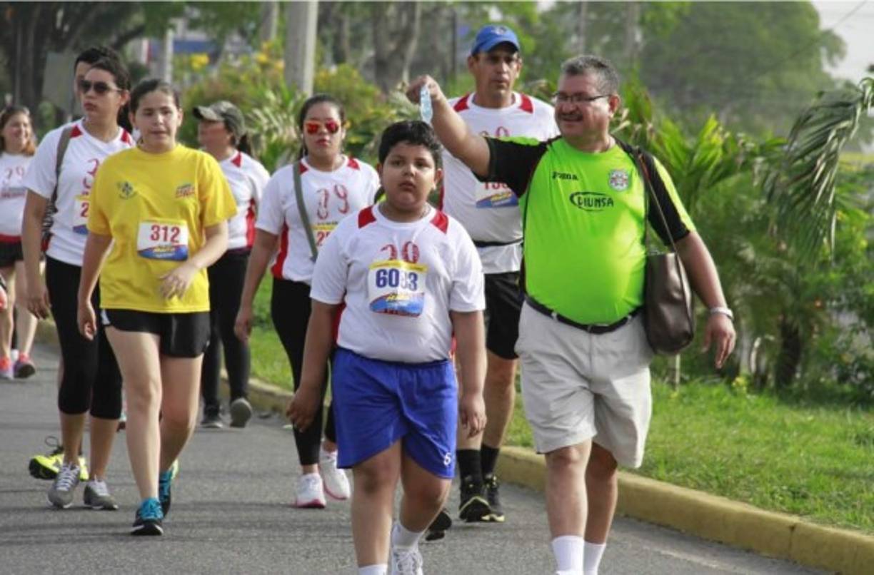 La familias no se quisieron perder la fiesta deportiva.