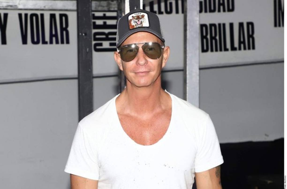 'La verdad es que no tenía planeado dar explicaciones, pero me han estado buscando por todos lados para que dé mi declaración sobre este asunto que la verdad se me hace lo más absurdo del mundo', dijo en un video que hizo público a través de Instagram.