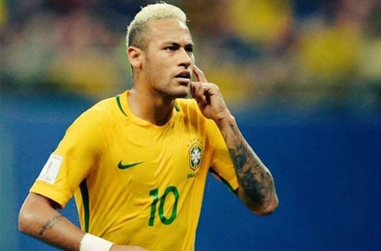 Kiev (Ukraine), 24/11/2020.- Martin Braithwaite (3-L) of FC Barcelona celebrates with teammates after scoring his team's second goal during the UEFA Champions League group G soccer match between Dynamo Kiev and FC Barcelona in Kiev, Ukraine, 24 November 2020. (Liga de Campeones, Ucrania) EFE/EPA/SERGEY DOLZHENKO<br/>