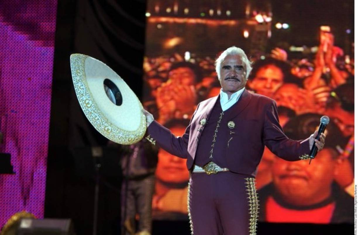 En el 2013 Vicente Fernández fue implicado en un supuesto lavado de dinero procedente del narcotráfico colombiano, sin embargo el negó cualquier relación.