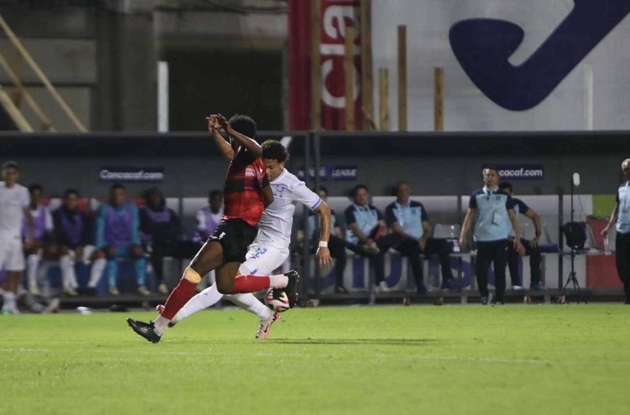 David Ruiz le puso la cereza al pastel con una gran jugada para marcar el cuarto gol de Honduras.
