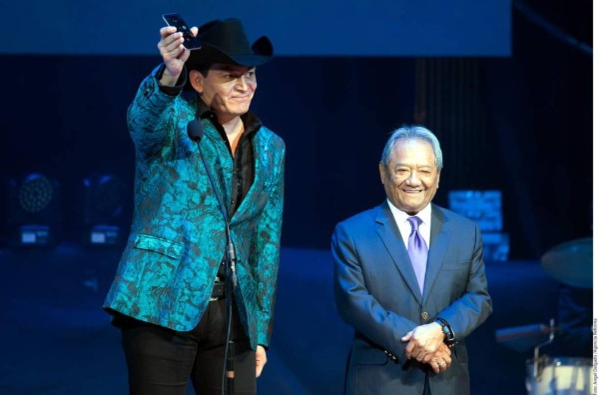 Cinco mujeres han sido pilar fundamental de Joan Sebastian y juntos han procreado a ocho hijos, la mayoría de ellos son ahora todavía jóvenes. En la foto Julián Figueroa.