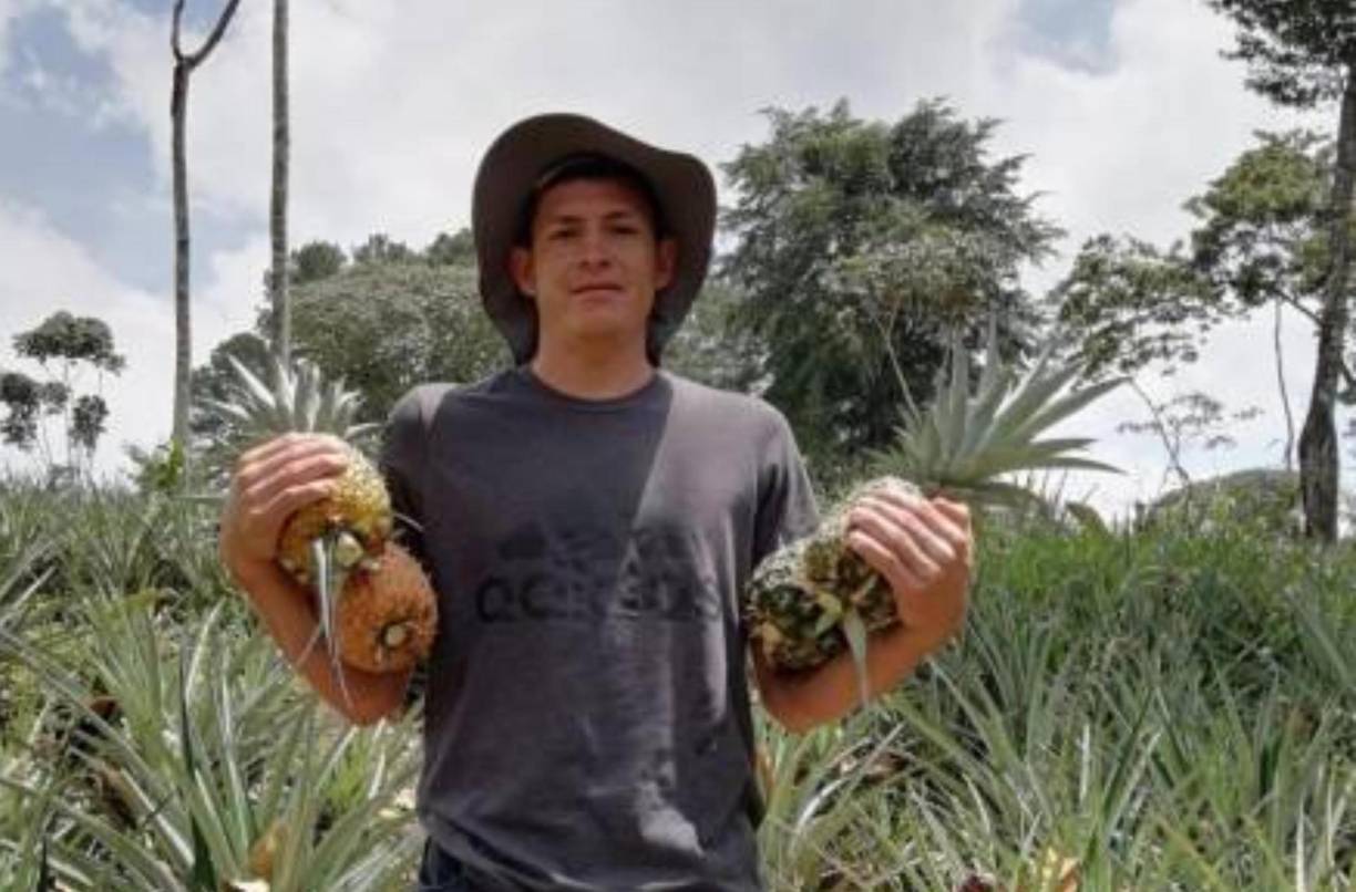 Francisco Martínez ha tenido dos semanas en donde gracias al fútbol su vida ha cambiado. Por muchos años formó parte de categorías de segunda y tercera división, pero en el plano económico no la pasaba nada bien y por tal razón laboró en el campo. Hoy, para sorpresa de muchos formó parte de la H y es nuevo jugador del Marathón.