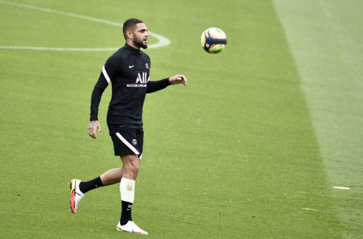 Layvin Kurzawa: Zurdo que se puede desempeñar como lateral o volante. También aparece en la lista de posibles salidas del PSG. Foto AFP.
