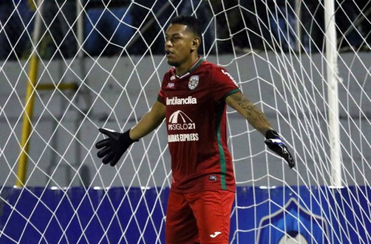 Denovan Torres: De acuerdo a la denuncia, el portero quería salir de su casa en su vehículo y la mujer al verlo bajo los efectos del alcohol, no le quiso dar las llaves del carro, por lo que él la insultó, la tomó del brazo y la golpeó.