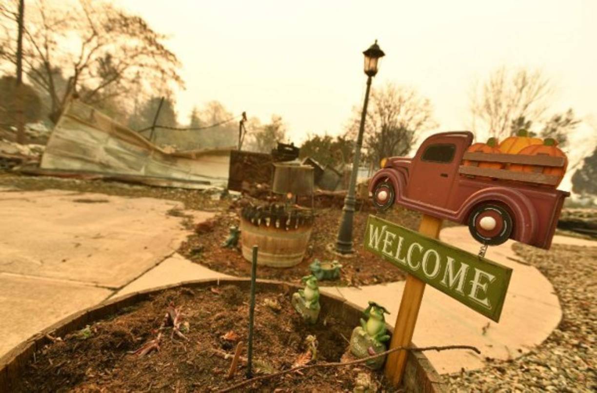 La lista de muertos por el 'Camp Fire' podría aumentar, ya que la policía del condado de Butte publicó el miércoles una lista de 104 vecinos de la región de los que sus familiares no tienen noticias.