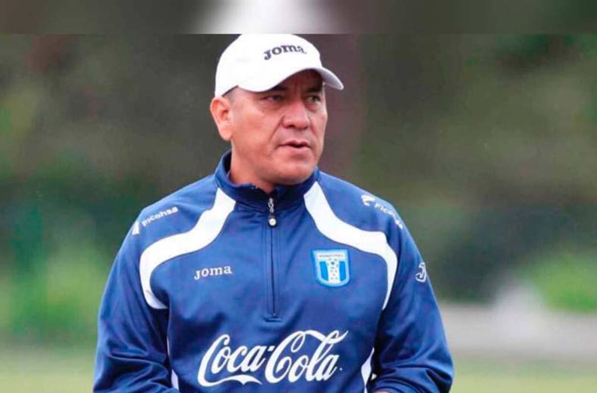 El pasado sábado 16 de octubre mediante conferencia de prensa, los dirigentes de la Fenafuth informaron que Carlos Tábora era el elegido para acompañar al “Bolillo” Gómez en el banquillo de la Bicolor, pero todo cambió.