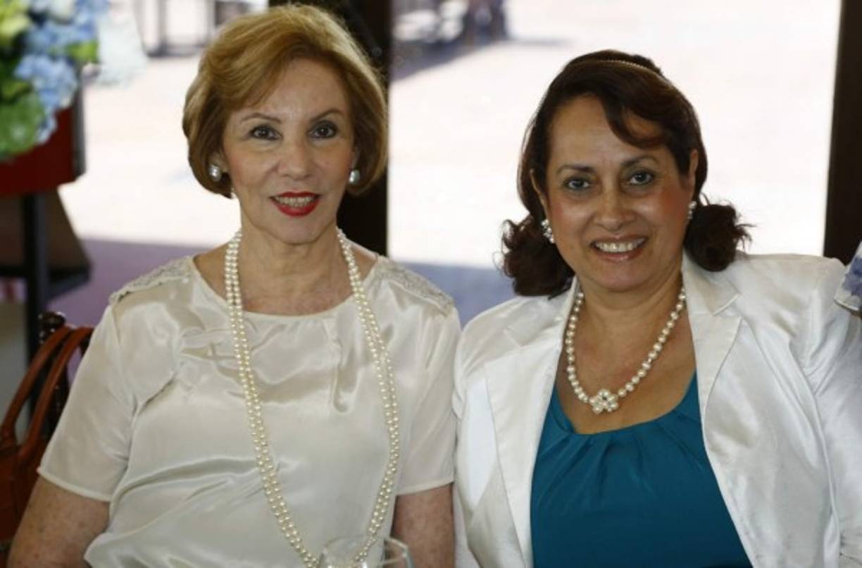 Rebeca Selim y Sandra Alvarado.