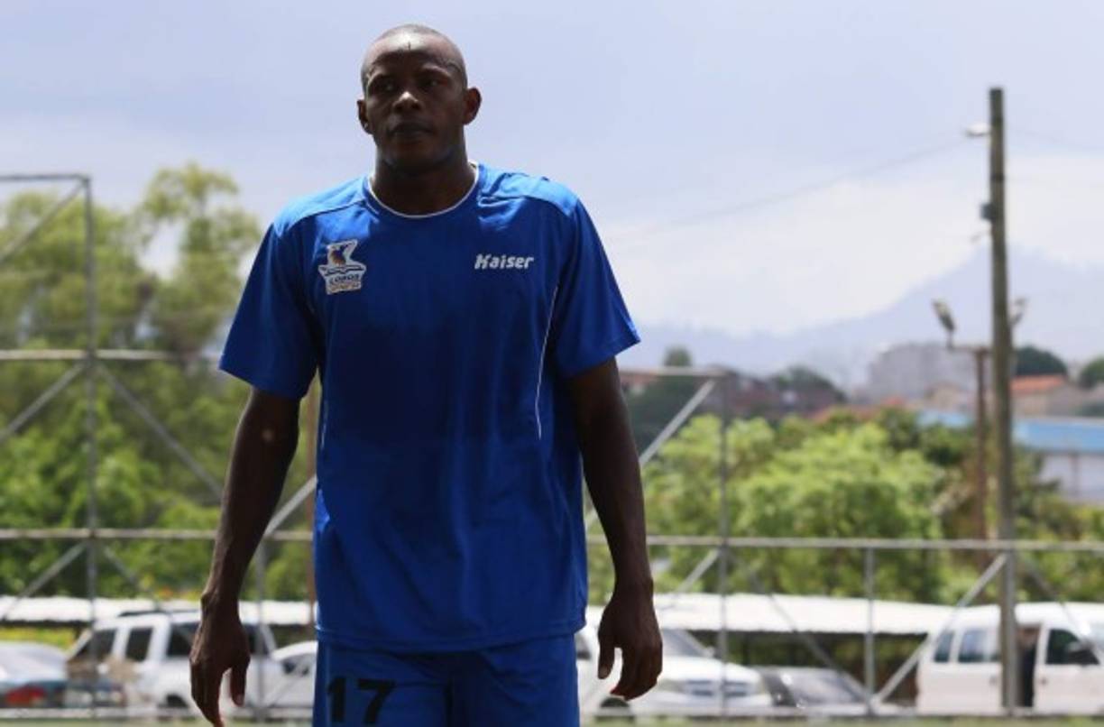 Dilmer Gutiérrez : Tras descender con la Real Sociedad, el defensor se unió a la pretemporada que comenzó la UPN. Es uno de los refuerzos del club universitario.