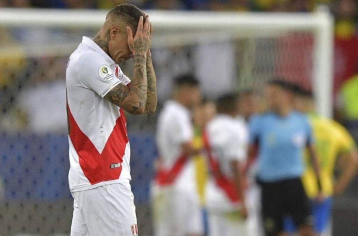 Paolo Guerrero fue de los que más sufrió la derrota en la final de la Copa América.