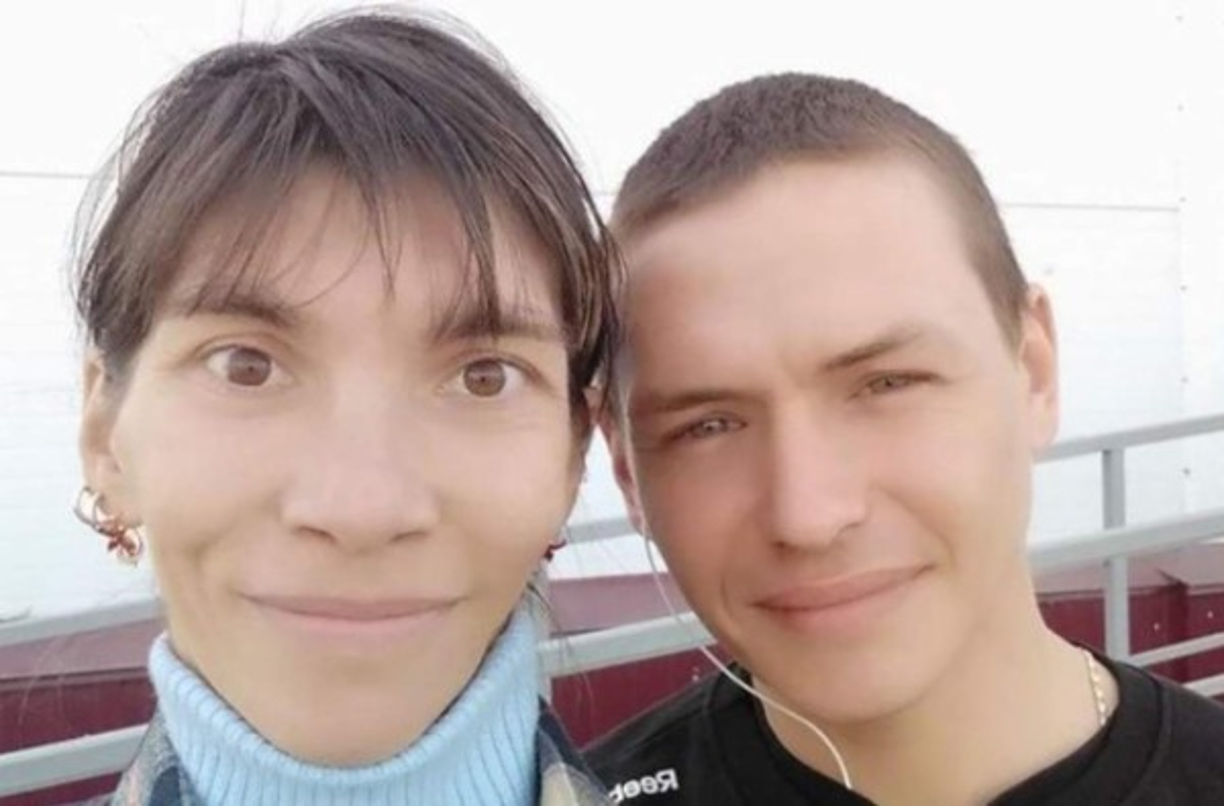 La víctima fue identificada como Oksana Poludentseva (36), quien había conocido a Stepan Dolgikh (33 años) mientras él estaba en la prisión. Este aberrante crimen ocurrió en Rusia.