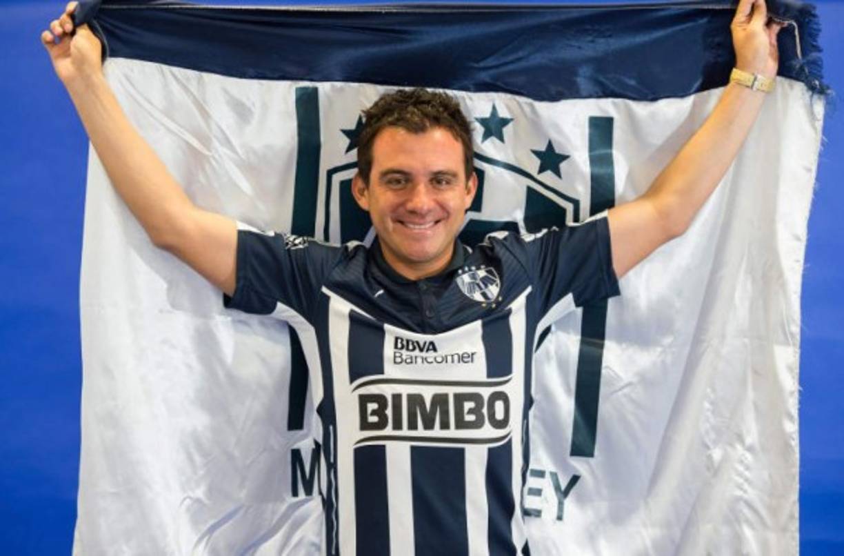 Luis Ernesto Pérez Gómez es un futbolista mexicano que juega de mediocampista en el Monterrey. Cuenta con 35 años de edad.