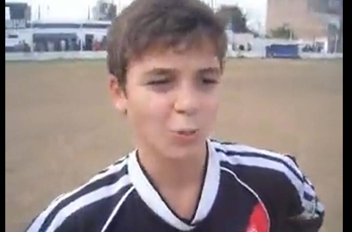 El video de Julián cuando tenía 11 años se ha vuelto viral. Julián Álvarez a los 11 años: Le preguntaron sobre ¿Jugador favorito? Messi. Jugó con él<br />¿Equipo del que es hincha? River. Fue titular ¿Su sueño? Jugar un Mundial. Jugará la final en Qatar 2022