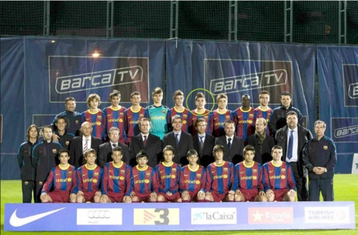 Héctor Bellerín - En 2003 pasó al prebenjamín del Barcelona, pasando por todas las categorías del fútbol formativo del Barça hasta Cadete. En el verano de 2011, con 16 años, se trasladó a las categorías inferiores del Arsenal.