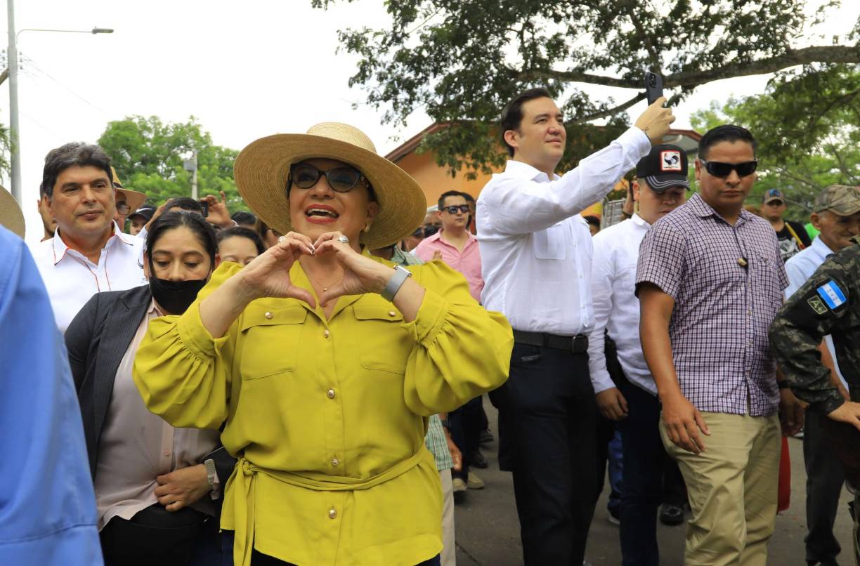 La mandataria dice que “la quema de las chimineas no debe dar tristeza, porque representa la renovación de cada uno de nosotros , Trinitad es un ejemplo que tiene viva la memoria y es cuando se da la justicia en el país”.El festival de este año inició desde el 30 de noviembre y finaliza mañana sábado 3 de diciembre con la quema de las gigantescas chimeneas.