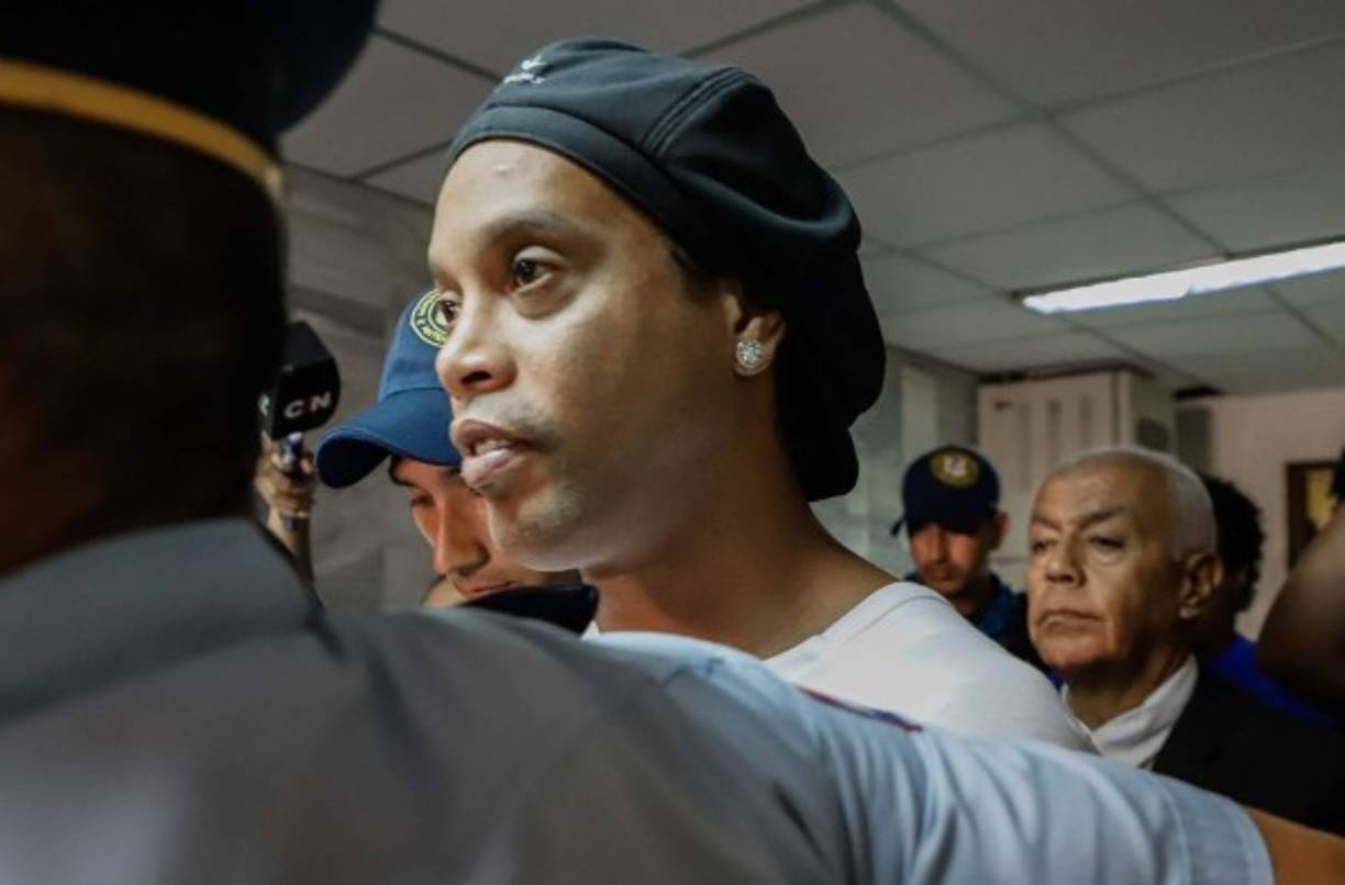 Ronaldinho llegó a Paraguay para desarrollar una agenda preparada por una fundación de apoyo a niños indigentes.