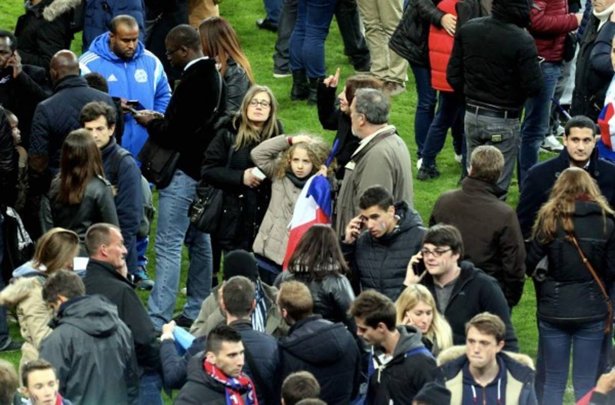 Miles de franceses buscando información de su familia.