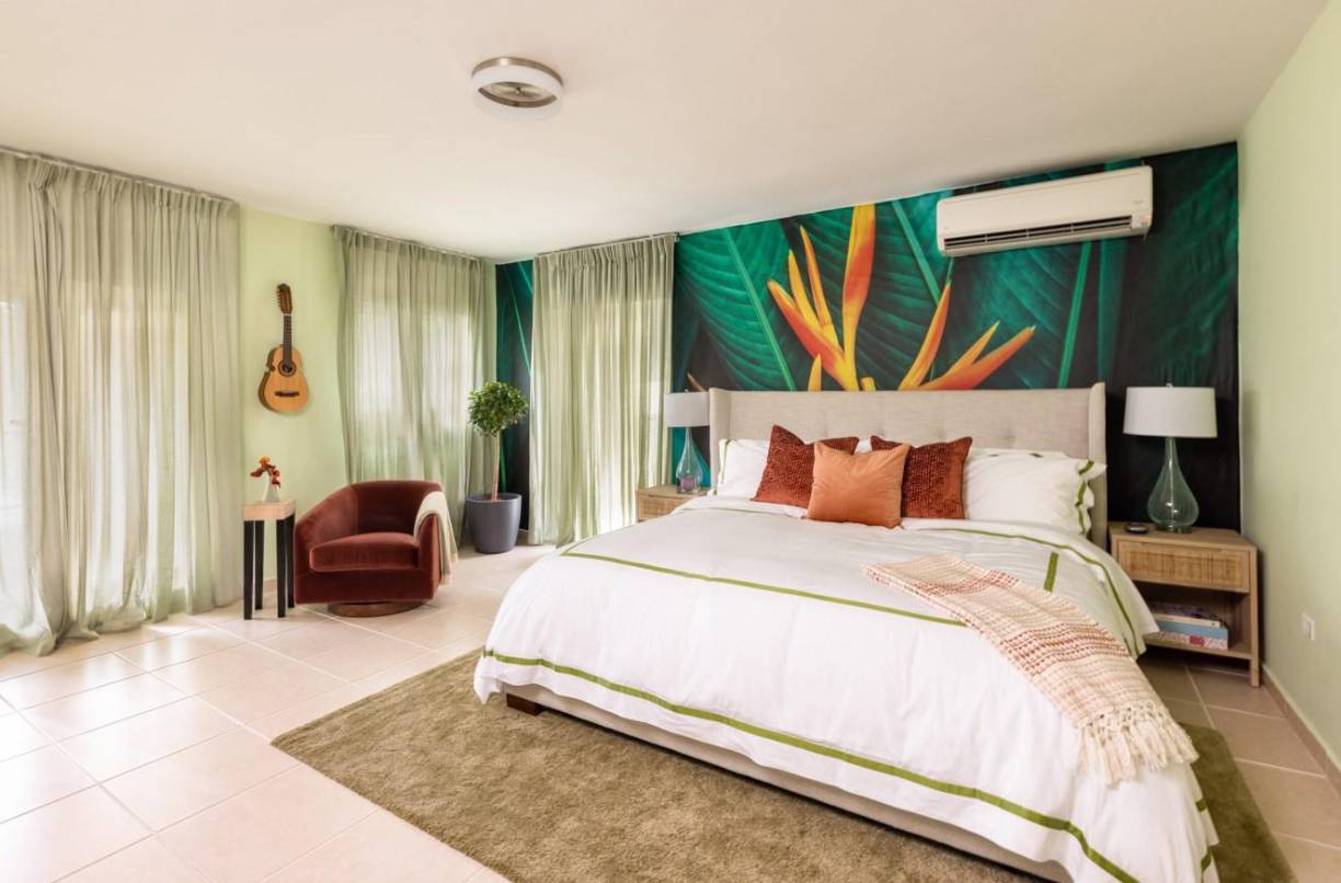 Sus huéspedes podrán explorar playas cercanas y el bosque tropical El Yunque, además de todas las comodidades que ofrece el refugio del Big Boss.