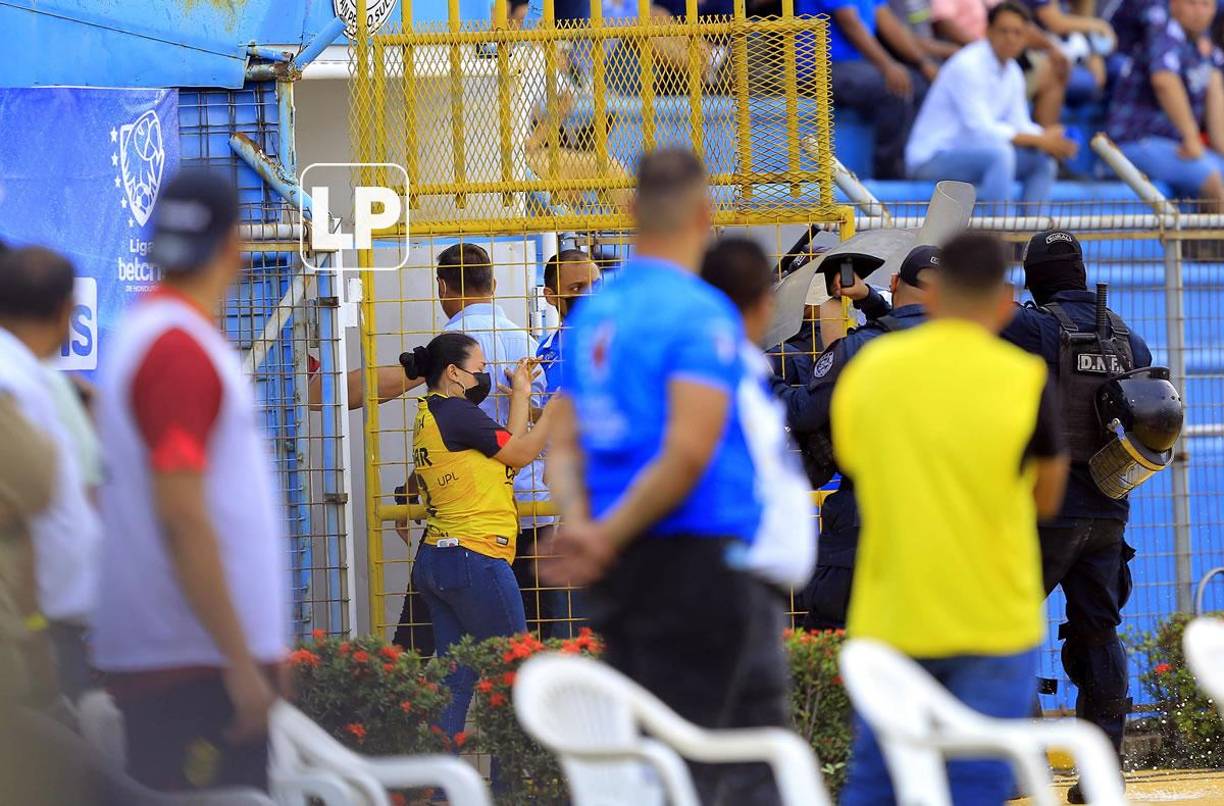 El entrenador del Motagua, Hernán ‘La Tota‘ Medina, fue expulsado en la Gran Final.