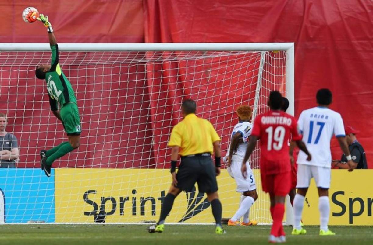 Escober siempre cumple en el arco catracho.