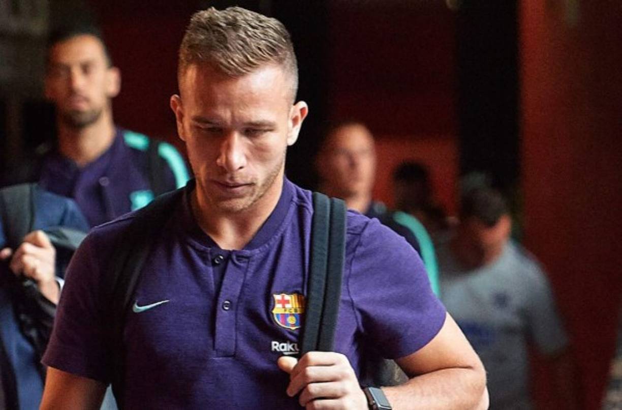 Arthur Melo: El centrocampista brasileño ya fue el primero en salir del Barcelona ya que fue traspasado a la Juventus de Italia.