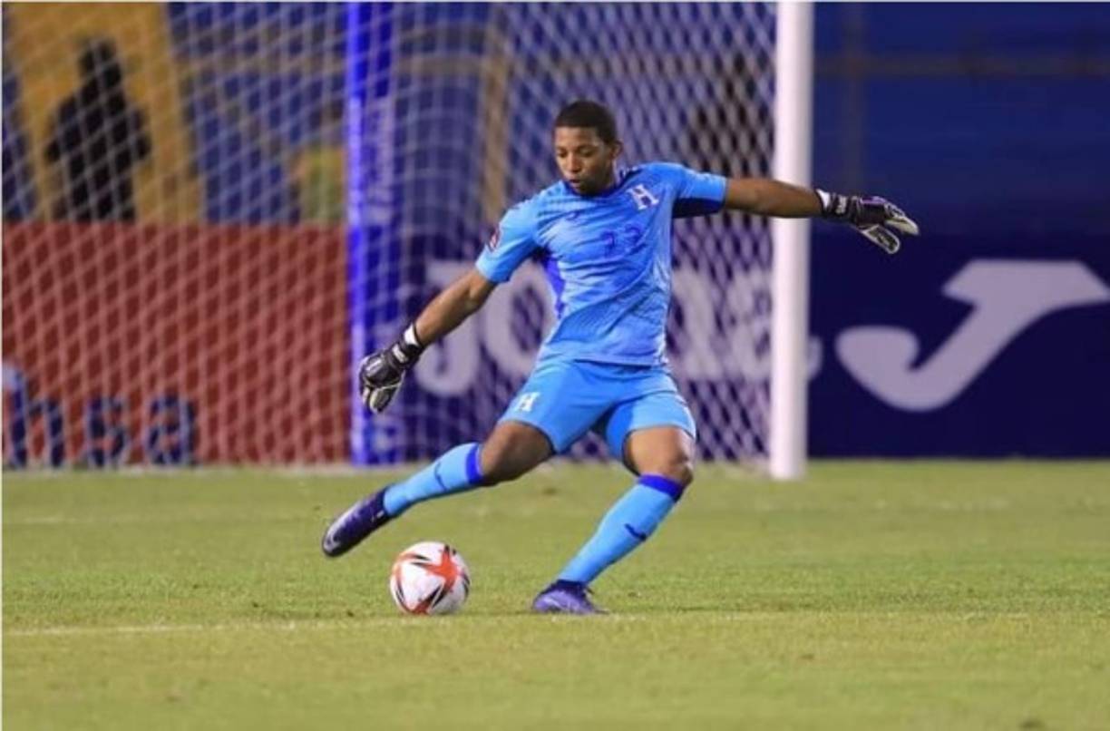 APROBADOS:<br/><br/>Luis 'Buba' López - El guardameta se mostró una vez más muy confiable bajo palos. En los tres encuentros de la Bicolor se vio seguro y salvó en más de una ocasión la portería. Poco pudo hacer en la goleada ante los norteamericanos.