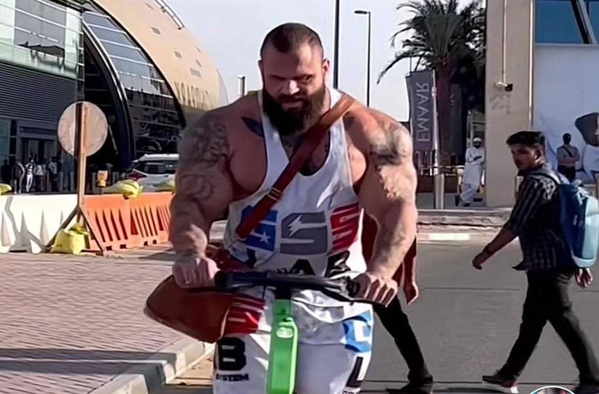 Ahora, sus redes sociales, como sus perfiles en TikTok, se han llenado en sus últimos vídeos de mensajes de condolencias y emotivas despedidas por lo ocurrido.